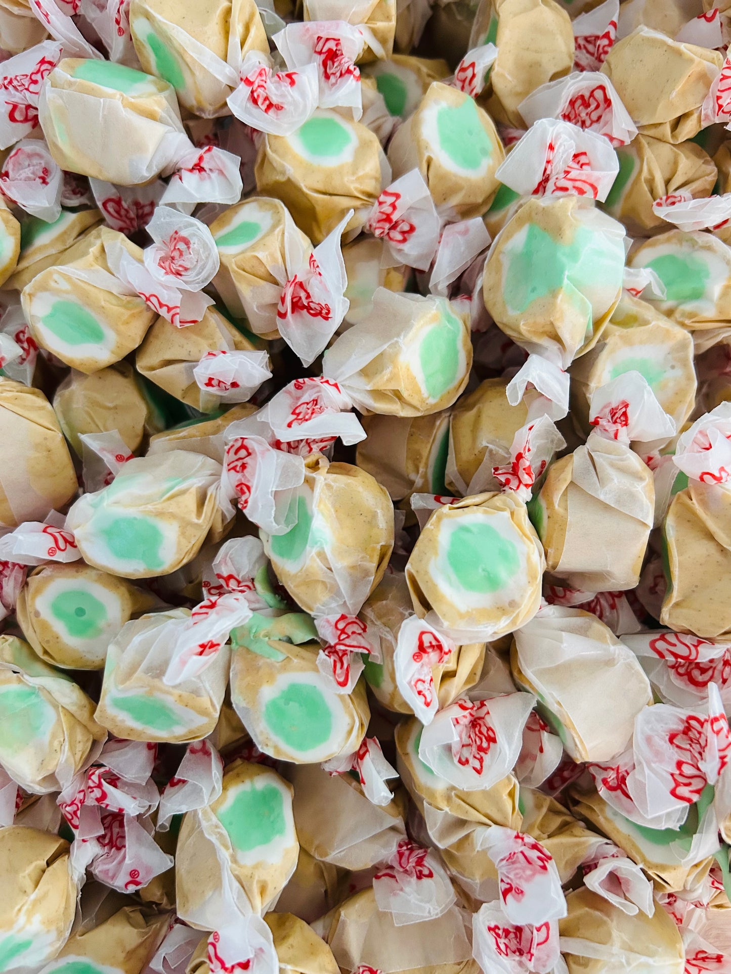 Salt Water Taffy Apple Pie (USA)